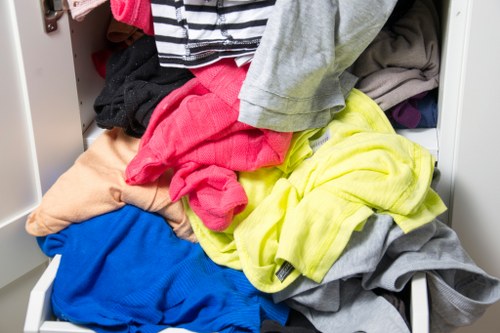 Measuring and estimating volume for cubic-yard pricing